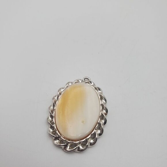 Mother of pearl slab necklace pendant - Picture 1 of 3